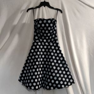 🎃🖤Polka dot strapless dress🖤🎃